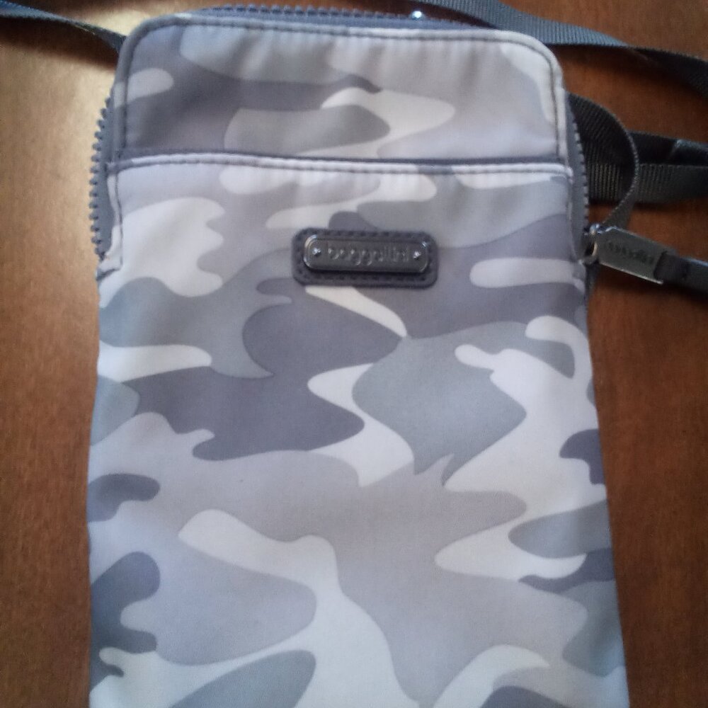 Baggallini crossbody
